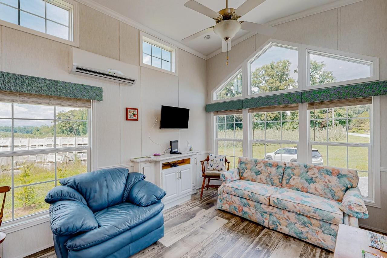 Tiny Charmer Hendersonville Exterior foto